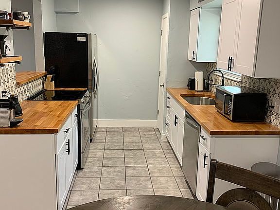 4th image of 8549 James Ct