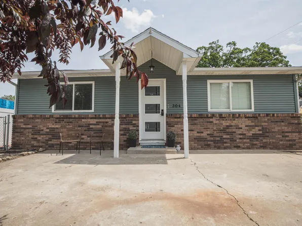 304 E North Kitson Ln, Syracuse, IN 46567