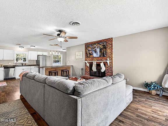4th image of 6021 E Red Oak Court