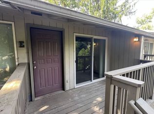 19109 SE Yamhill St APT D, Portland, OR 97233