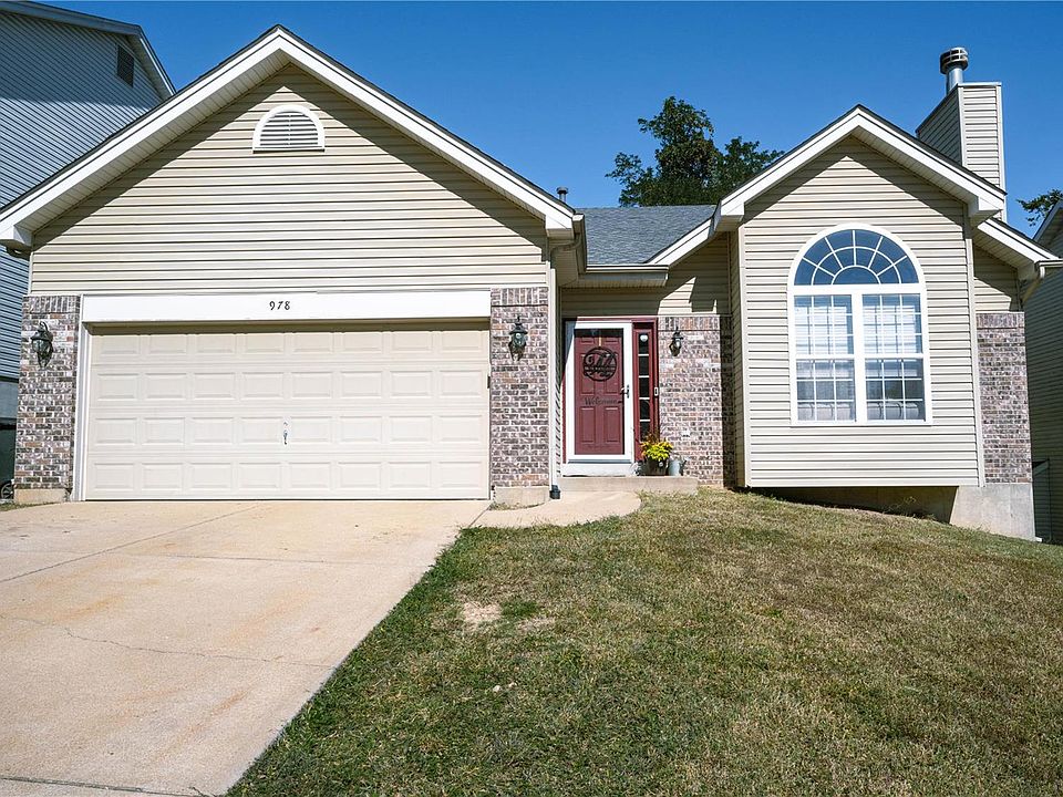 1st image of 978 Shadow Pine Dr