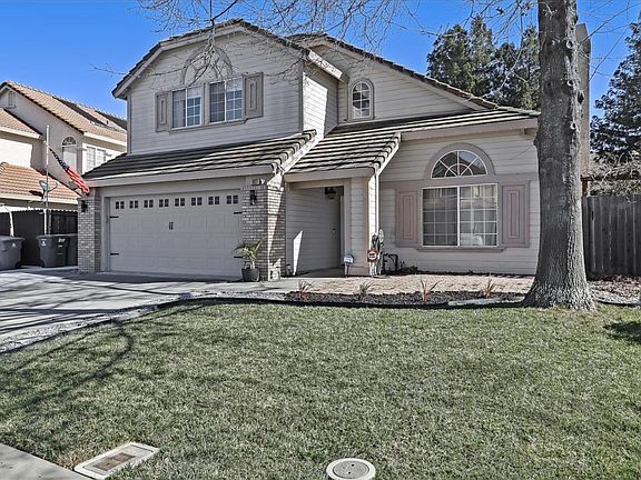 5th image of 807 Oak Creek Dr