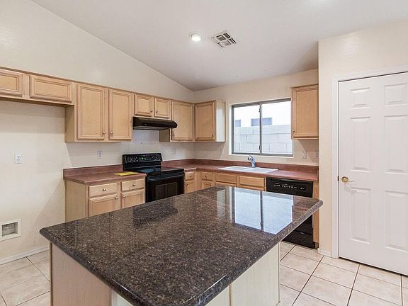 5th image of 1567 E 11th Ct