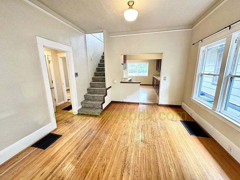 806 SE 45th Ave — Photo 3