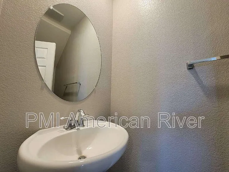 3238 Chelmer Way — Photo 18