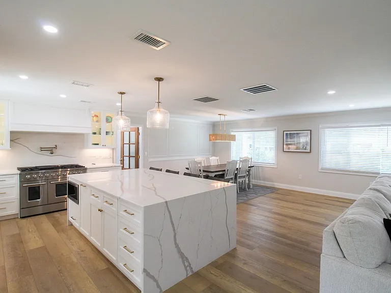 691 Russell St — Photo 26