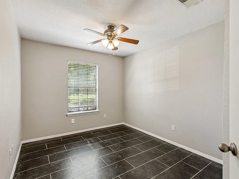 2101 Harbor Dr — Photo 26