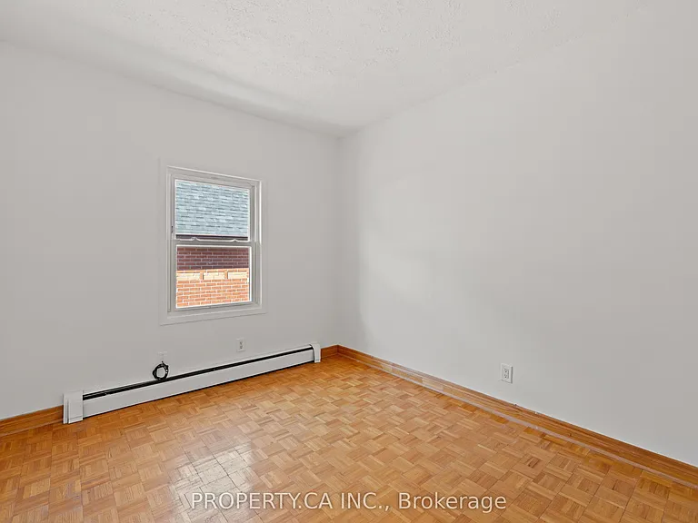 120 Stephenson Ave #UPPER — Photo 10