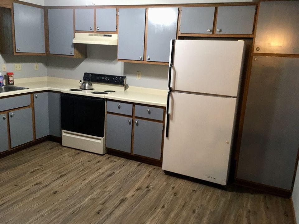 1st image of 431 E Monroe Ave