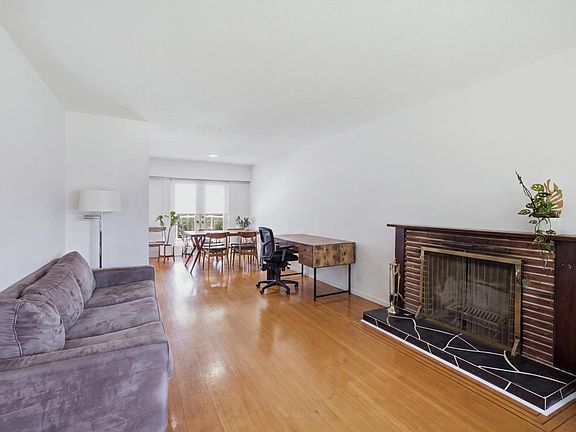 4th image of 4656 Brentlawn Dr