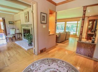 7309 N Crossway Rd, Fox Pt, WI 53217