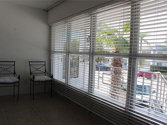 5th image of 1221 Drew St APT C13