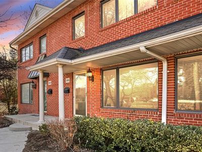 1005 N Old Woodward Ave, Birmingham, MI, 48009