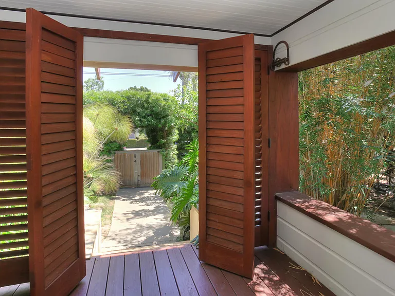 333 E Victoria St — Photo 2