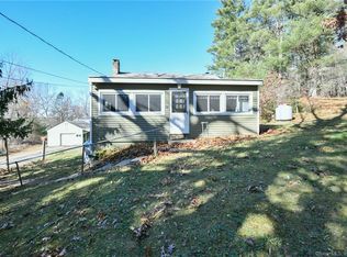 27 Wildwood Rd, Mansfield, CT 06268