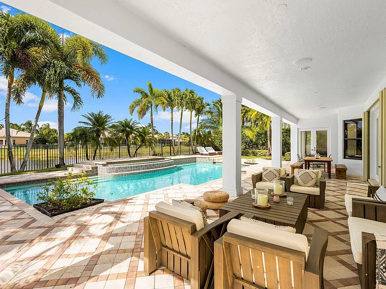 11695 Sunrise View Ln — Photo 3