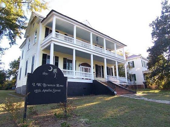 1st image of 1596 Amelia St