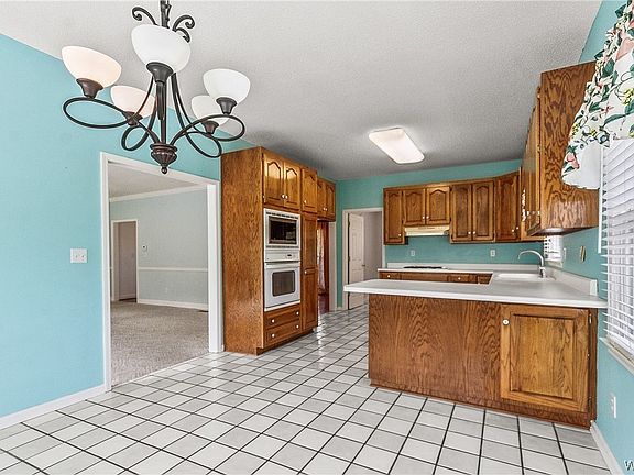 3rd image of 7317 Crab Apple Cir