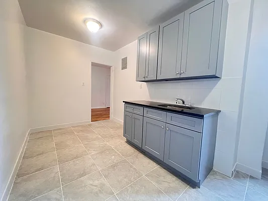 Rented by Queens Apartments Realty LLC | media 14