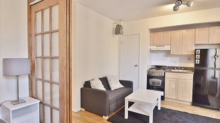 Rented by Park Property Advisors | media 13