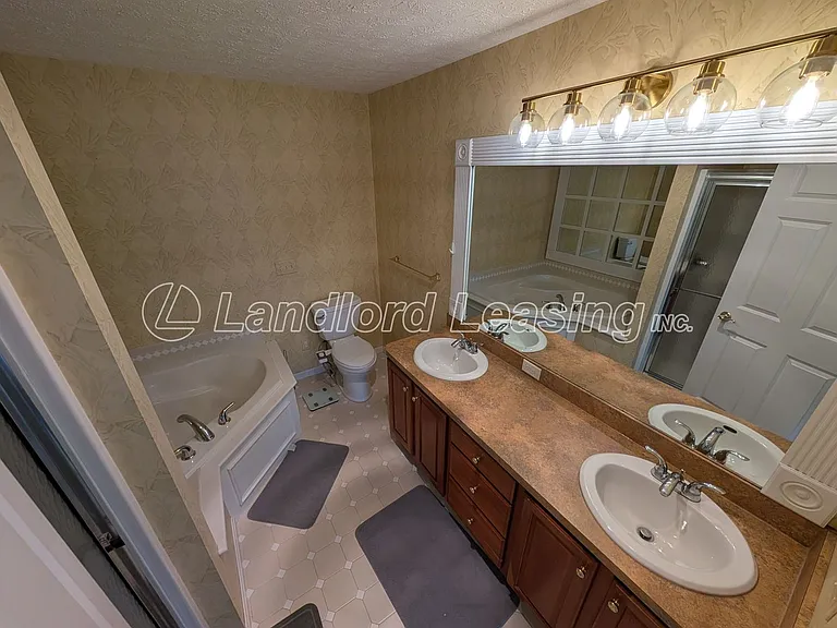 33317 Fairport Dr — Photo 10
