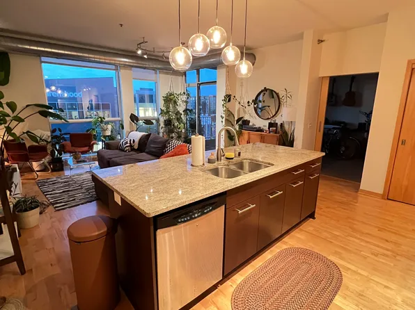 1211 Lagoon Ave Unit 402, Minneapolis, MN 55408