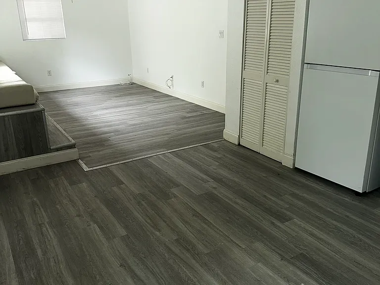 100 Palm Ln — Photo 5