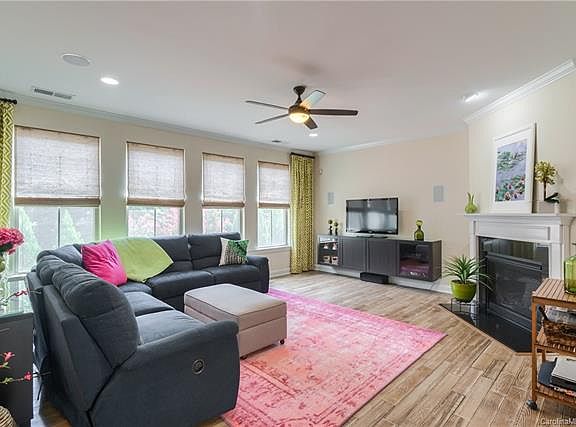 5th image of 12819 Elkhorn Dr