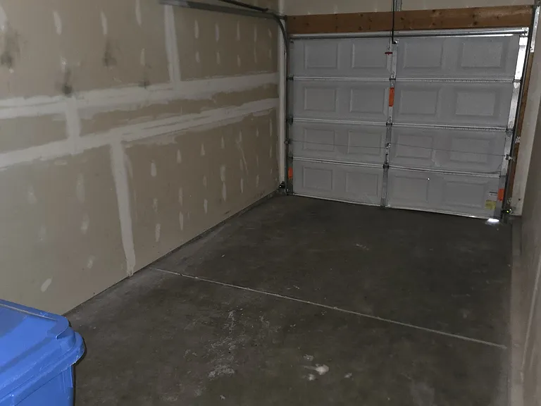 1637 Westbridge Dr #E3 — Photo 11