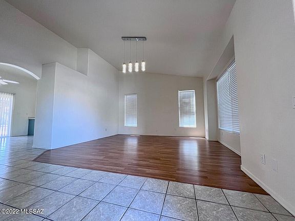 3rd image of 8946 N Willeta Dr