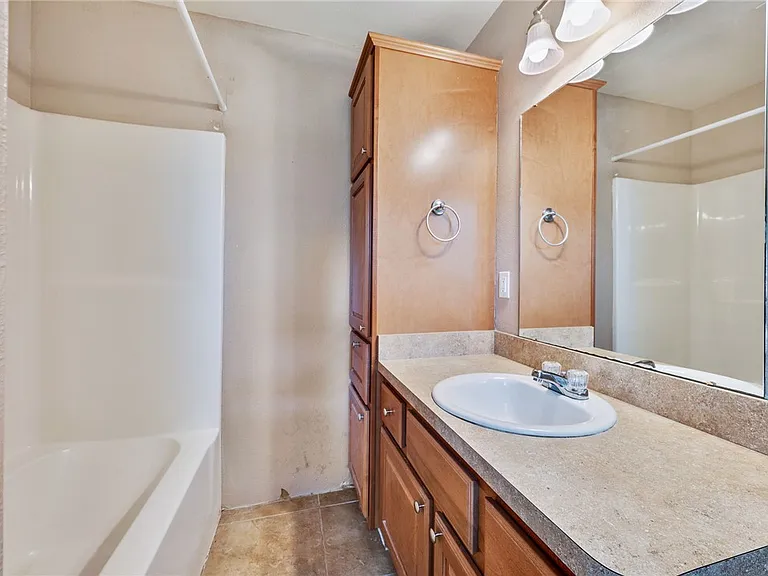1803 S College Ave — Photo 9