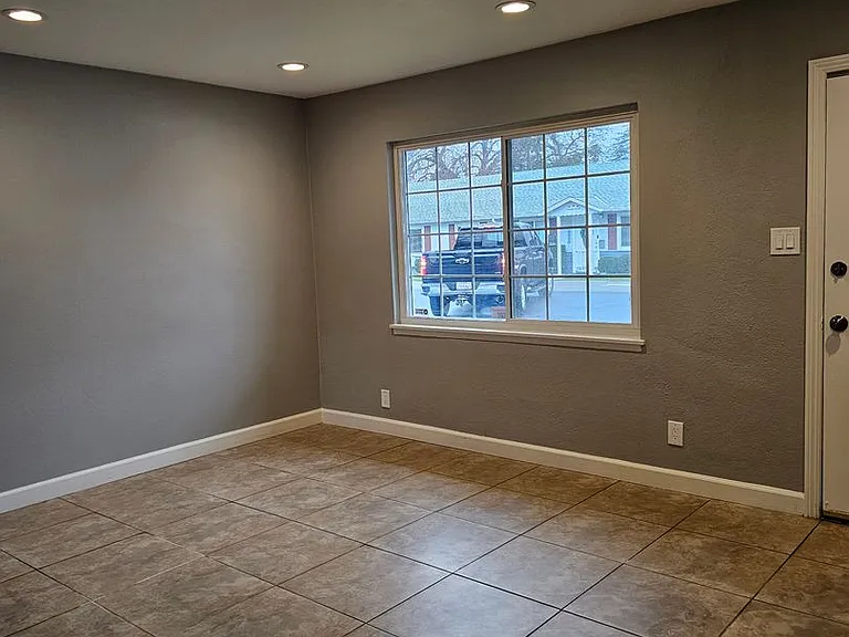 1448-1454 Carleton Dr #1448-1454 — Photo 6