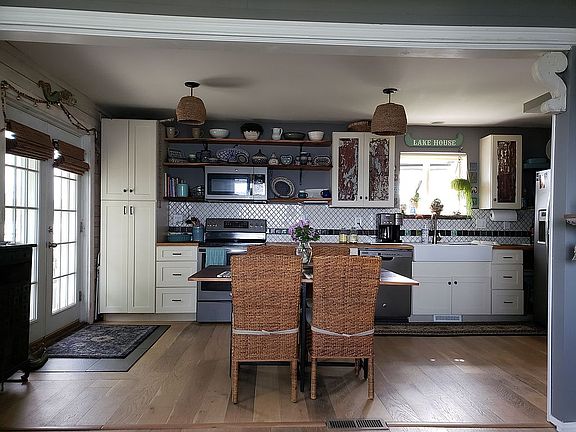 3rd image of 170 Bellevue Ave