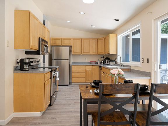 5th image of 9022 170th Ave NE