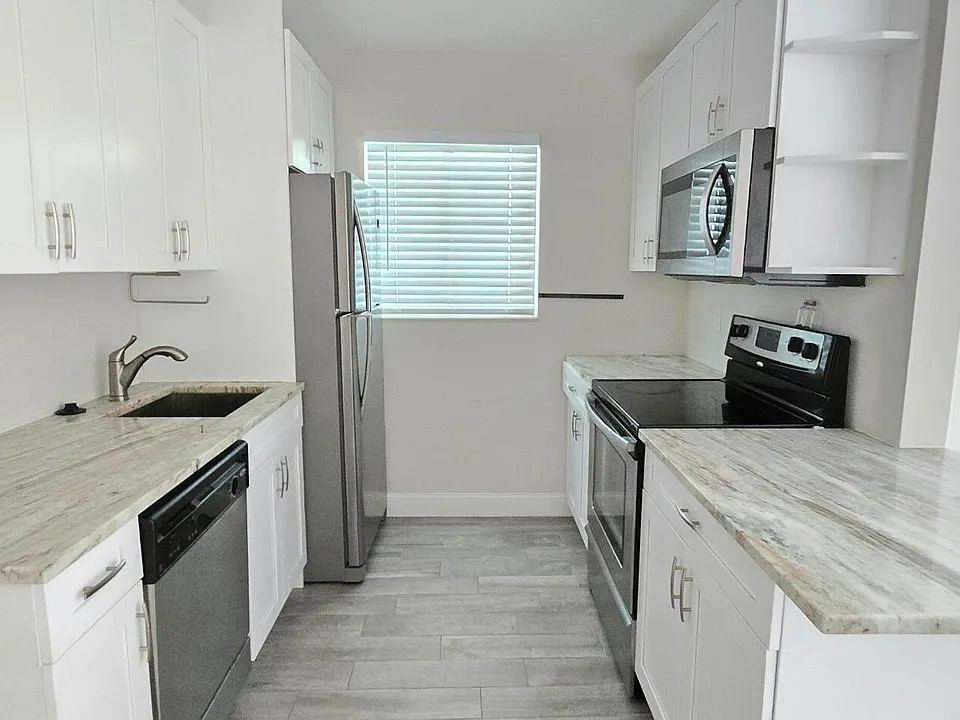 115 SW 1st Ave #7