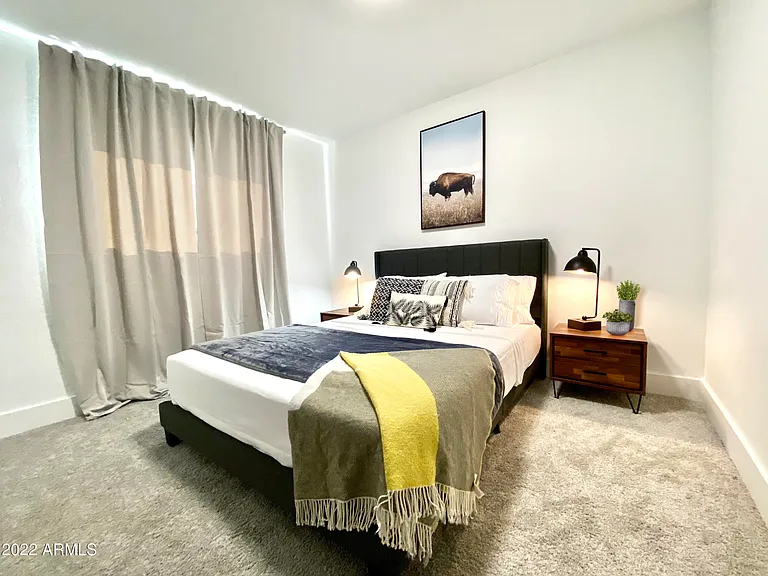 541 W Marlette Ave — Photo 48