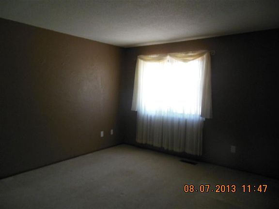 3rd image of 1647 Helmo Ave N