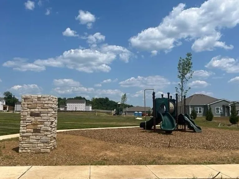 3807 Lantern Ln — Photo 32