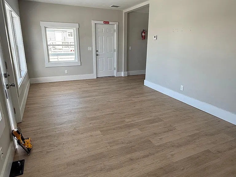 105 Dering Ave — Photo 4