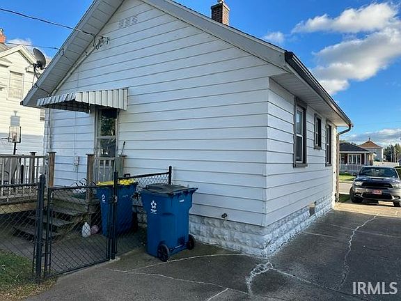 5th image of 126 E 10th St