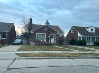 21460 Redmond Ave, Eastpointe, MI 48021