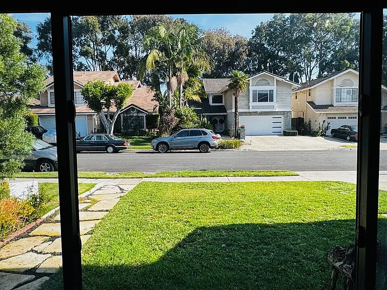 6479 Bradley Pl — Photo 5