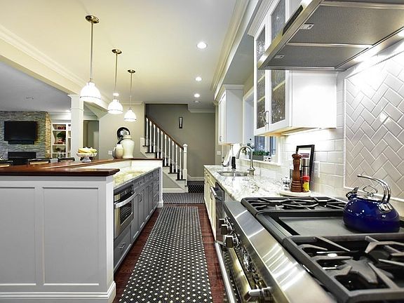 5th image of 45 Woodside Dr