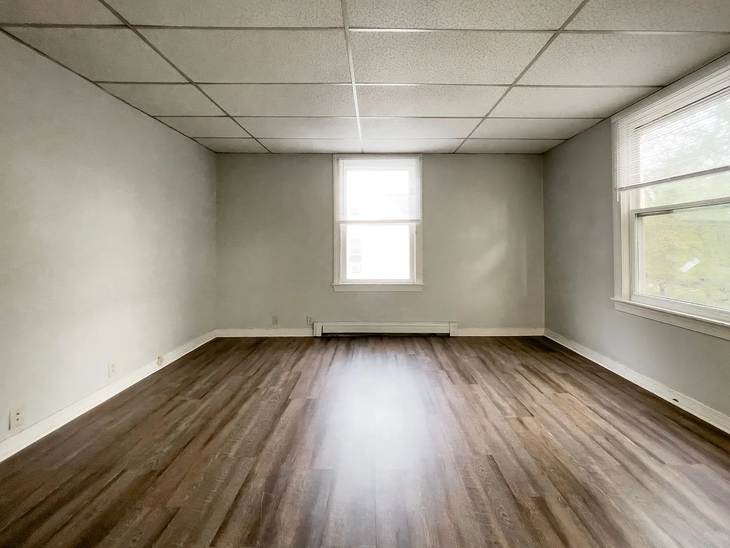Preleasing For August! Close To Campus — Photo 4