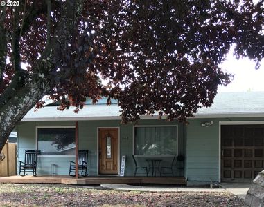 561 Hall St, Woodburn, OR, 97071