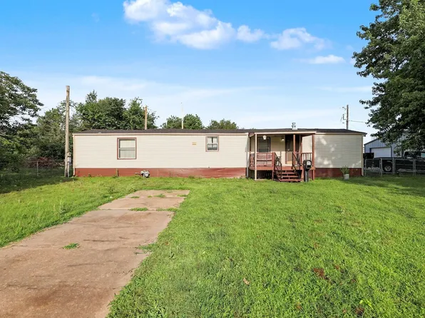 1635 S Vine St, Wichita, KS 67213
