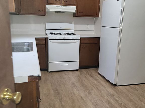 2nd image of 148 N Maple Ave