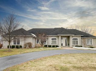 164 Titleist Trl, Poplar Grove, IL 61065