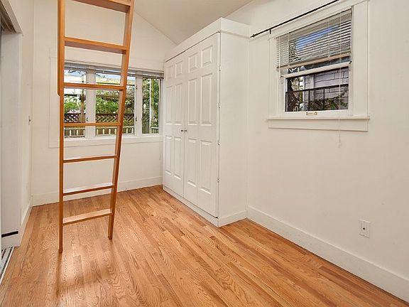 5th image of 2114 E Pine St #2114