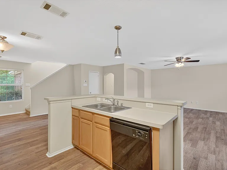 7401 Cowhand Ct — Photo 13